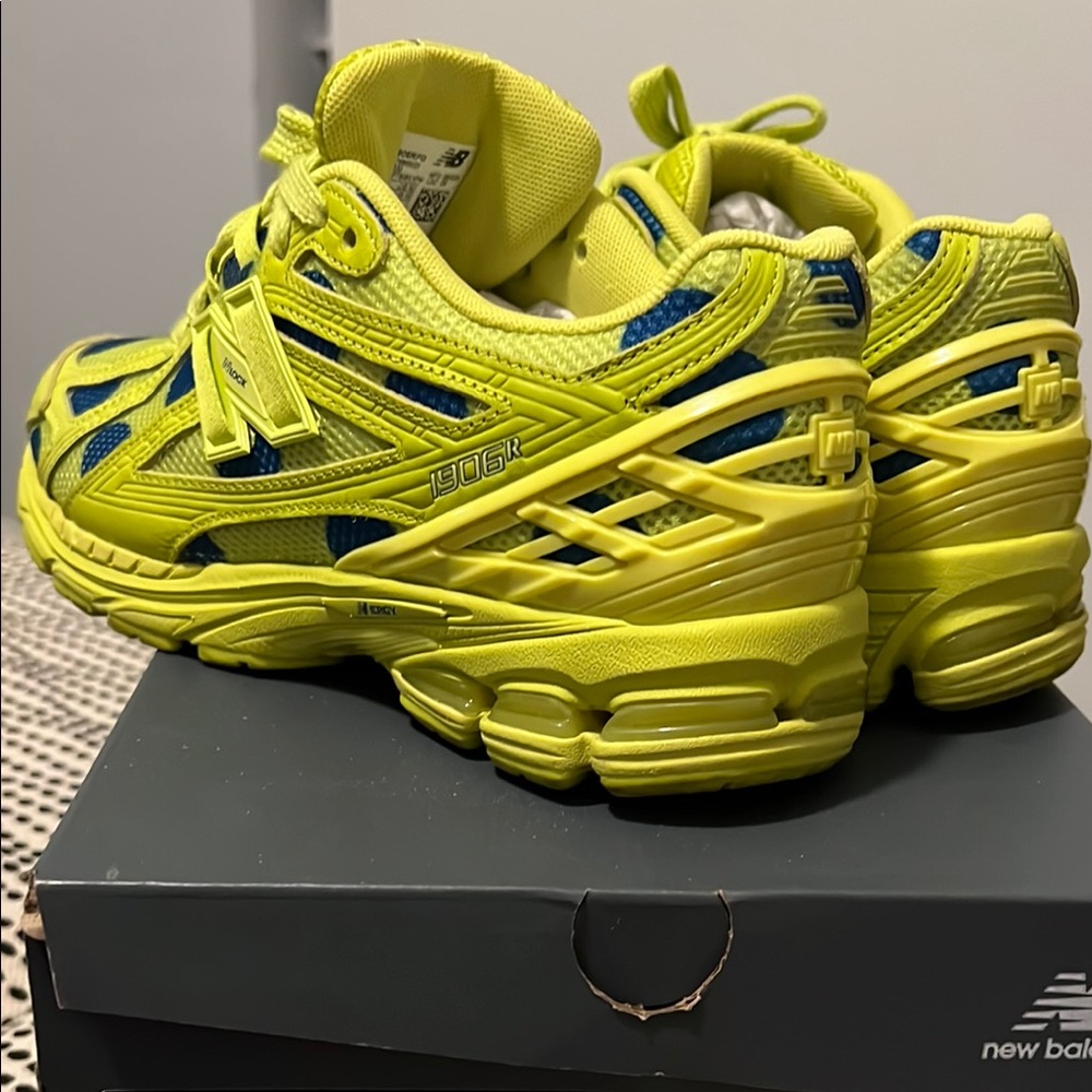 New Balance Mens Shoes - Yellow and Blue